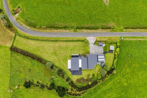 Photo of property in 100 Elsham Road, Lepperton, New Plymouth, 4373