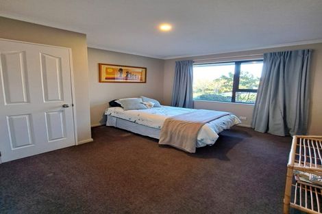 Photo of property in 17 Orlando Crescent, Waimairi Beach, Christchurch, 8083