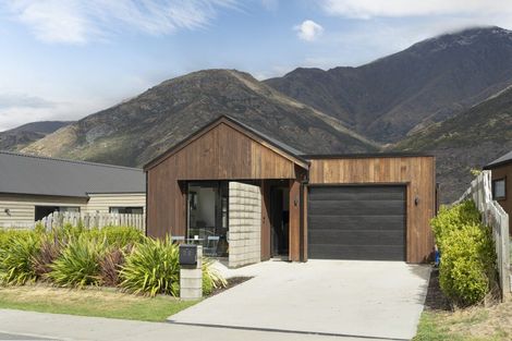 Photo of property in 22 Huxley Place, Lake Hayes, Queenstown, 9304