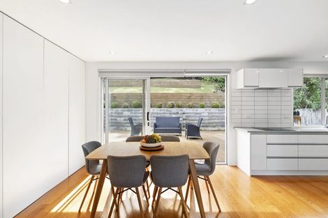 Photo of property in 35 Finn Place, Totara Vale, Auckland, 0629