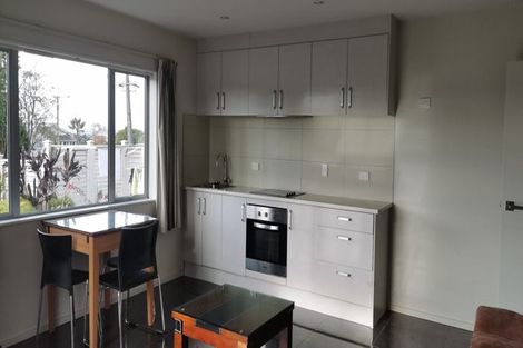 Photo of property in 171 Chivalry Road, Glenfield, Auckland, 0629