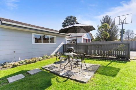 Photo of property in 2/25 Buller Crescent, Manurewa, Auckland, 2102