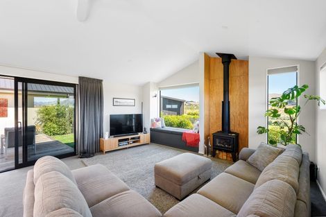 Photo of property in 8 Tahi Street, Albert Town, Wanaka, 9305