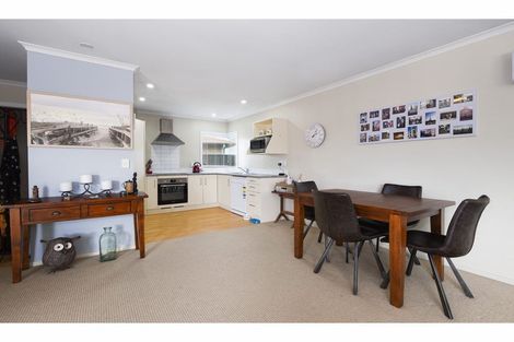 Photo of property in 56/64 Kawaha Point Road, Kawaha Point, Rotorua, 3010