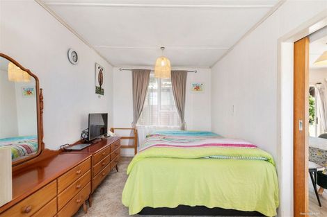 Photo of property in 4 Beverley Road, Stanmore Bay, Whangaparaoa, 0932