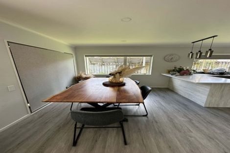 Photo of property in 3 Montilla Place, Manurewa, Auckland, 2102