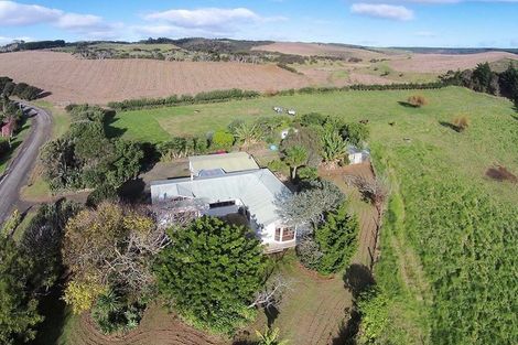 Photo of property in 3265 South Head Road, South Head, Helensville, 0874