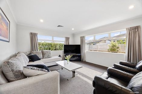 Photo of property in 18a Doment Crescent, Orewa, 0931