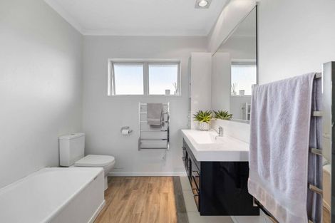 Photo of property in 91 Tamatea Road, Taupo, 3330