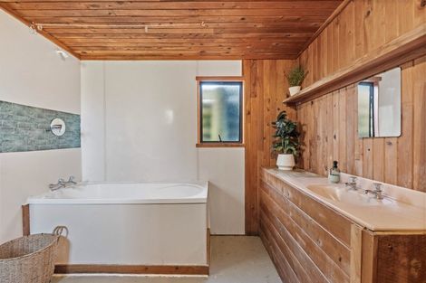 Photo of property in 354 Ocean Beach Road, Whangarei Heads, Whangarei, 0174