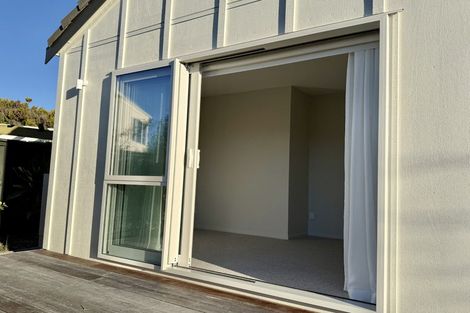 Photo of property in 127 Pah Road, Cockle Bay, Auckland, 2014