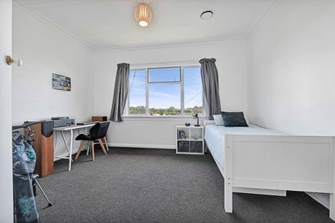 Photo of property in 29 Queens Road, Glen Avon, New Plymouth, 4312