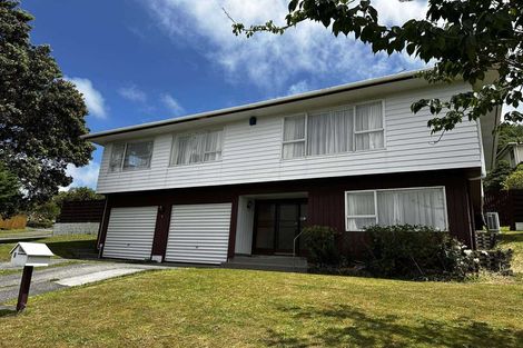Photo of property in 1 Bishops Glen, Tawa, Wellington, 5028