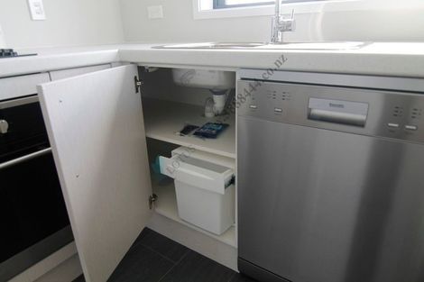 Photo of property in 104 Bowhill Road, New Brighton, Christchurch, 8083