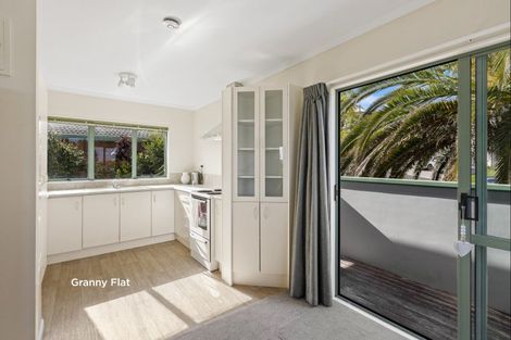 Photo of property in 26 Waldorf Crescent, Orewa, 0931