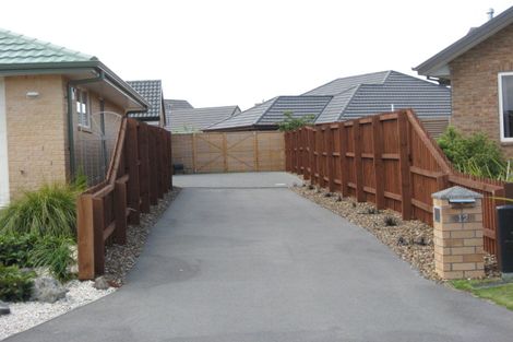 Photo of property in 12 Belgrove Place, Parklands, Christchurch, 8083