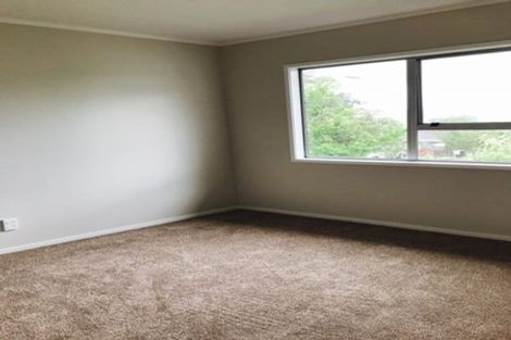 Photo of property in 43 Cedar Heights Avenue, Massey, Auckland, 0614