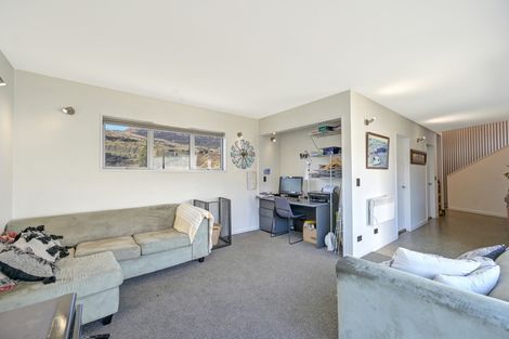 Photo of property in 8 Invincible Drive, Glenorchy, 9372
