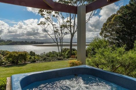 Photo of property in 34a Pahoia Beach Road, Whakamarama, 3172