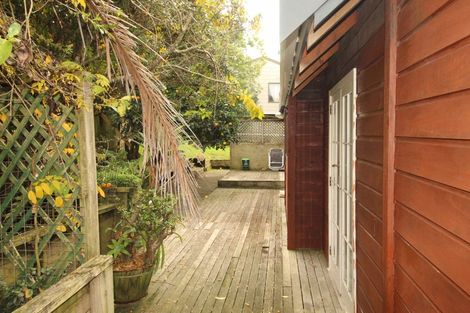 Photo of property in 10 Kayle Glen, West Harbour, Auckland, 0618