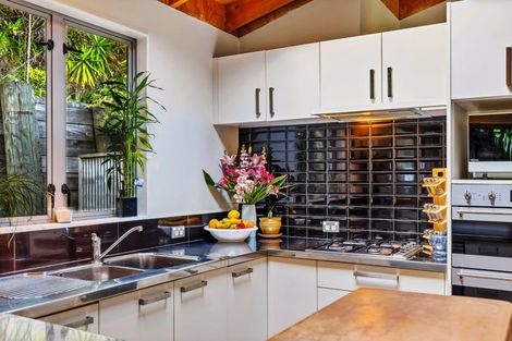 Photo of property in 184 Huia Road, Titirangi, Auckland, 0604