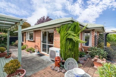 Photo of property in 1/6 Innisfree Place, Northwood, Christchurch, 8051