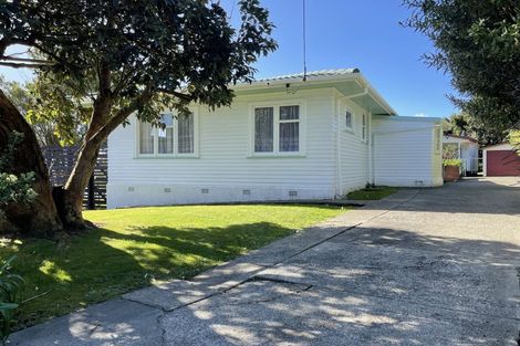 Photo of property in 3 Roberts Street, Tawa, Wellington, 5028