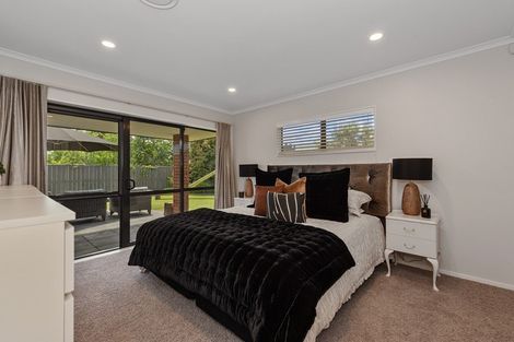 Photo of property in 8 Waiwherowhero Drive, St Andrews, Hamilton, 3200