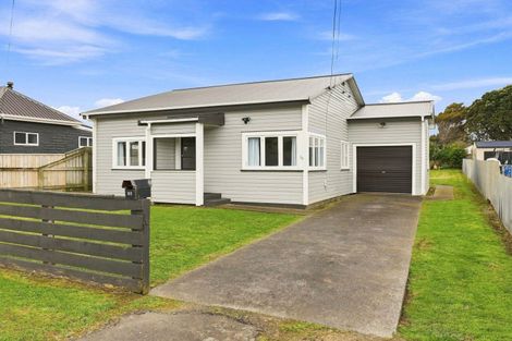 Photo of property in 36 Matai Street, Castlecliff, Whanganui, 4501