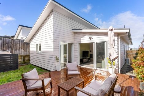 Photo of property in 8 Reserva Crescent, Kumeu, 0810