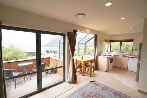 Photo of property in 35a Wynyard Crescent, Fernhill, Queenstown, 9300