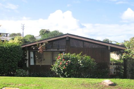 Photo of property in 1/6 Anich Road, Massey, Auckland, 0614