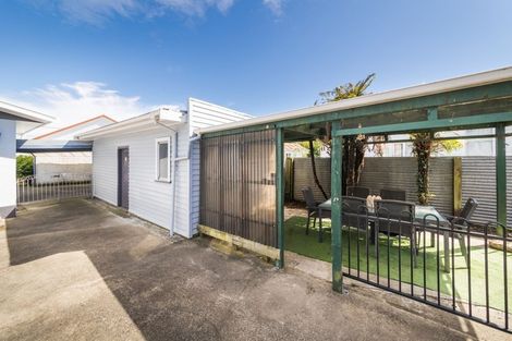 Photo of property in 17 Tararua Terrace, Cloverlea, Palmerston North, 4412