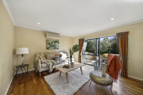 Photo of property in 15 Renlee Place, Shelly Park, Auckland, 2014