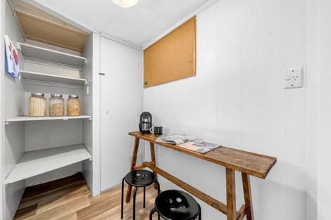 Photo of property in 1 Kempton Street, Greytown, 5712