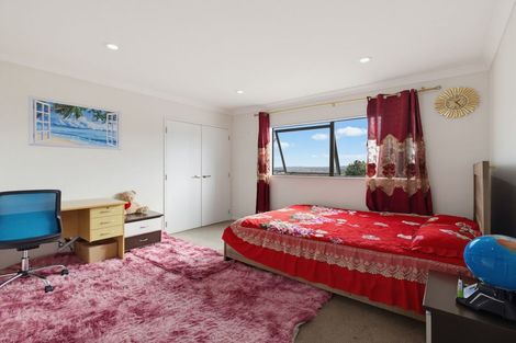 Photo of property in 126 Keri Vista Rise, Papakura, 2110