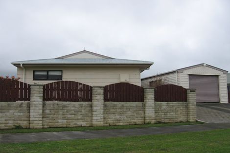 Photo of property in 22 Cargill Grove, Kelvin Grove, Palmerston North, 4414
