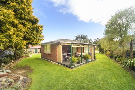 Photo of property in 15 Wallace Place, Hokowhitu, Palmerston North, 4410