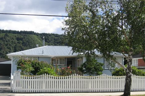 Photo of property in 17 Ruahine Street, Trentham, Upper Hutt, 5018