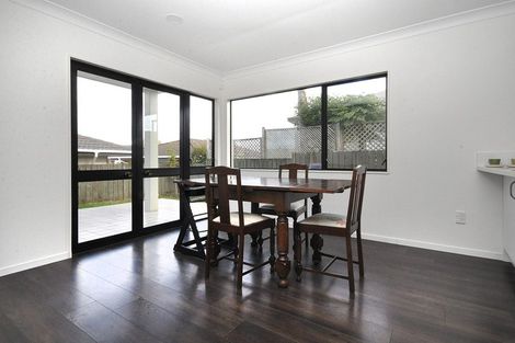 Photo of property in 1/16 Glucina Avenue, West Harbour, Auckland, 0618