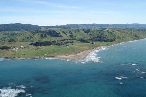 Photo of property in 9 Nunu Drive, Flat Point, Masterton, 5883