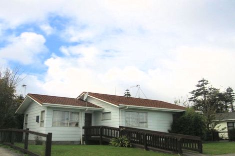 Photo of property in 35 Chatsworth Place, Highbury, Palmerston North, 4412