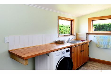 Photo of property in 19 Mount John Road, Waimate, 7977