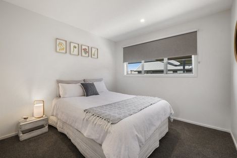 Photo of property in 42 Stratford Drive, Mount Pisa, Cromwell, 9383
