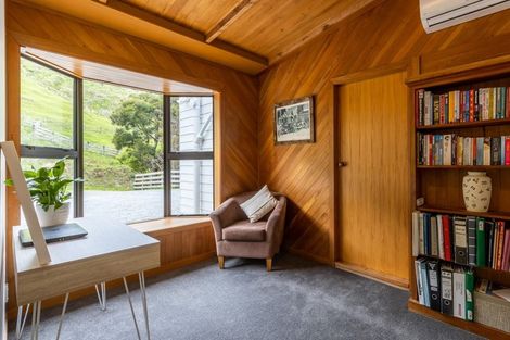 Photo of property in 1094 Paekakariki Hill Road, Paekakariki Hill, Porirua, 5381