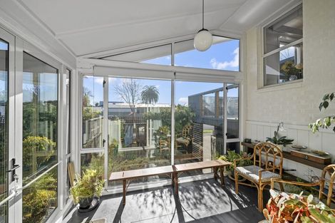 Photo of property in 1 Gunns Crescent, Cashmere, Christchurch, 8022