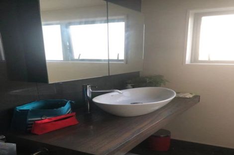 Photo of property in 30a Wicklow Road, Narrow Neck, Auckland, 0622