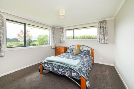 Photo of property in 31 Briarwood Road, Kelvin Grove, Palmerston North, 4470