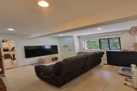 Photo of property in 15a Glen Vista Place, Bayview, Auckland, 0629