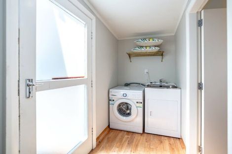 Photo of property in 28 Cork Street, Martinborough, 5711